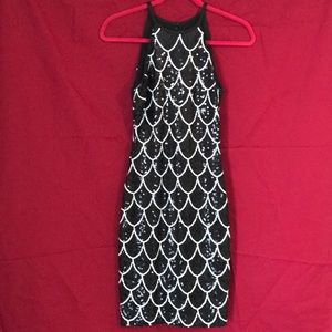 Cache black and white sequin dress size 0 like new